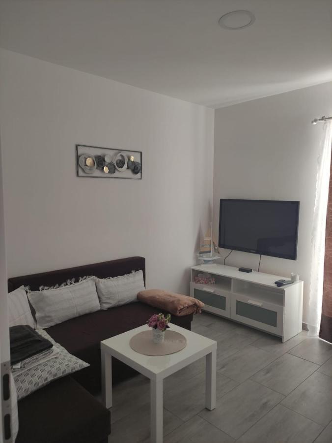 Apartmani Ima ロバニスカ エクステリア 写真