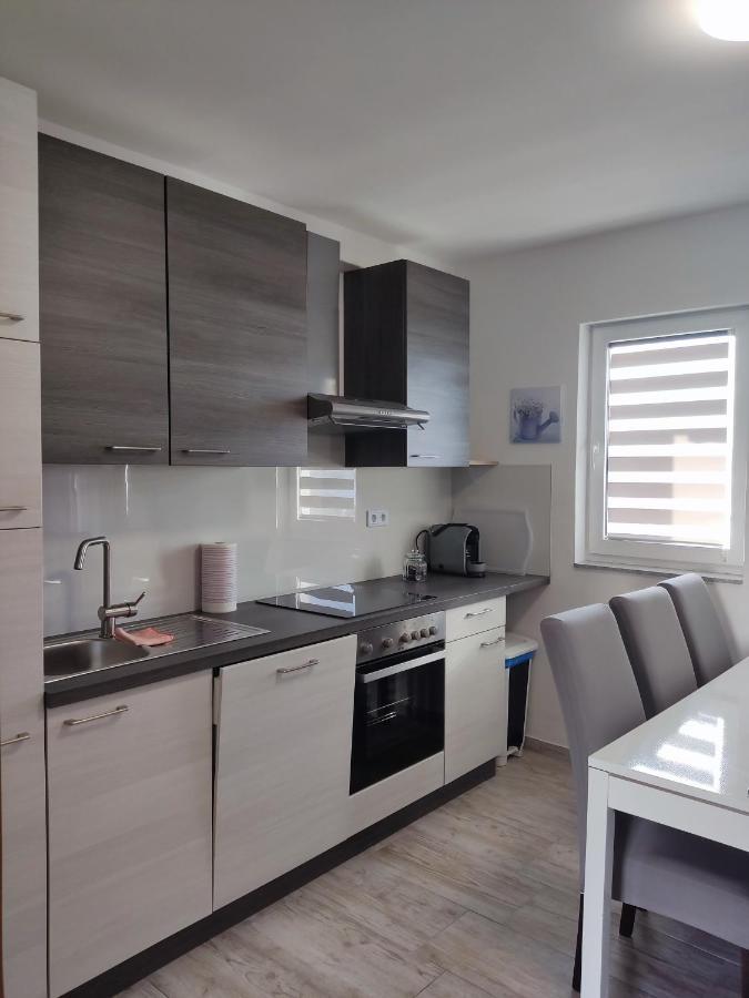Apartmani Ima ロバニスカ エクステリア 写真