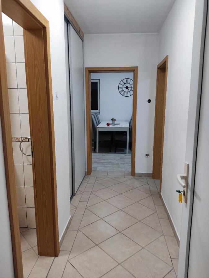 Apartmani Ima ロバニスカ エクステリア 写真