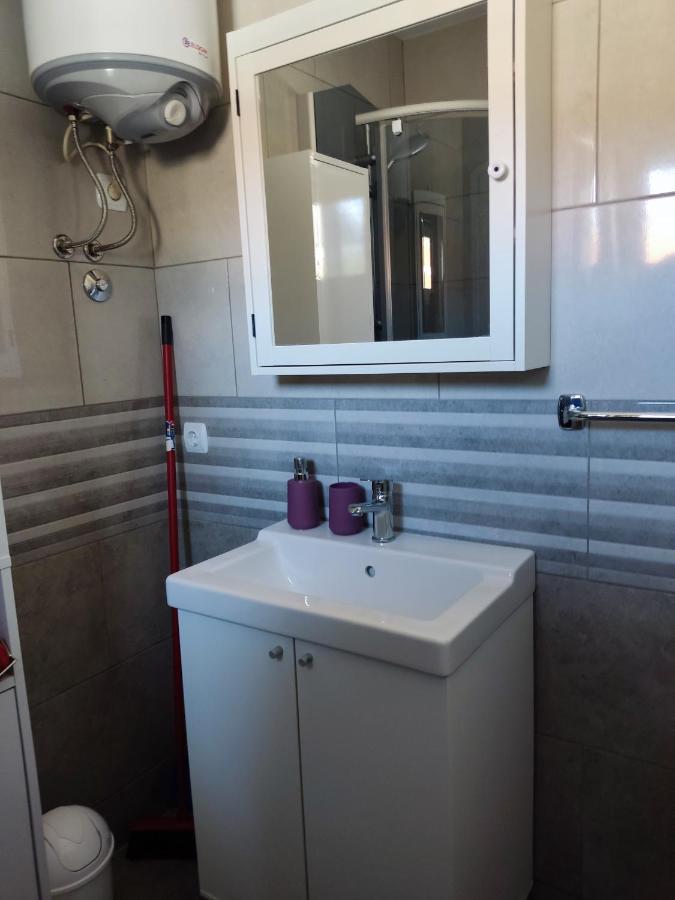 Apartmani Ima ロバニスカ エクステリア 写真